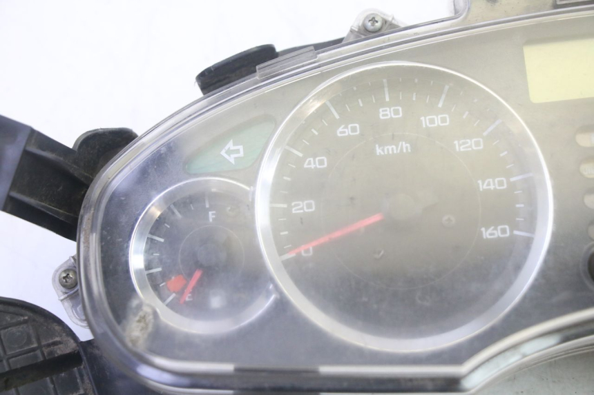 photo de TACHOMETER HONDA FES S-WING SWING ABS 125 (2007 - 2015) - Zoom auf Gebrauchszustand