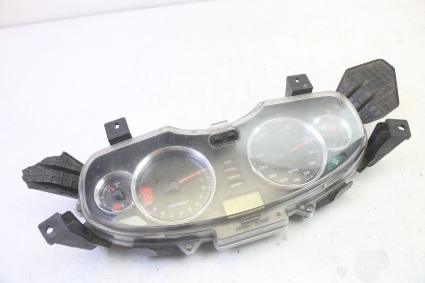 photo de TACHOMETER HONDA FES S-WING SWING ABS 125 (2007 - 2015) - Oberflächenzustand und Material