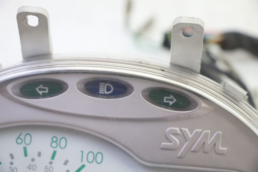 photo de TACHOMETER SYM FIDDLE 3 III 125 (2014 - 2020) - Zoom auf Gebrauchszustand