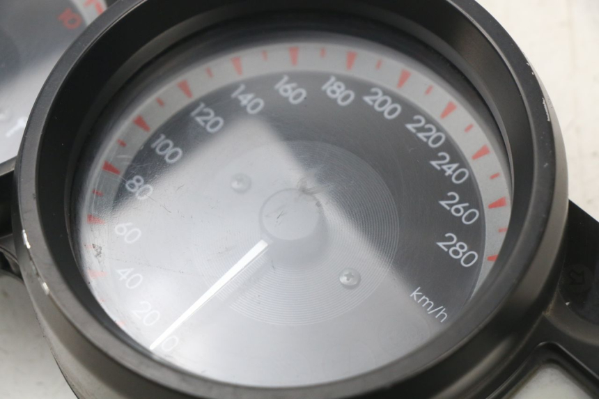 photo de TACHOMETER YAMAHA FJR ABS 1300 (2006 - 2012) - Zoom auf Gebrauchszustand