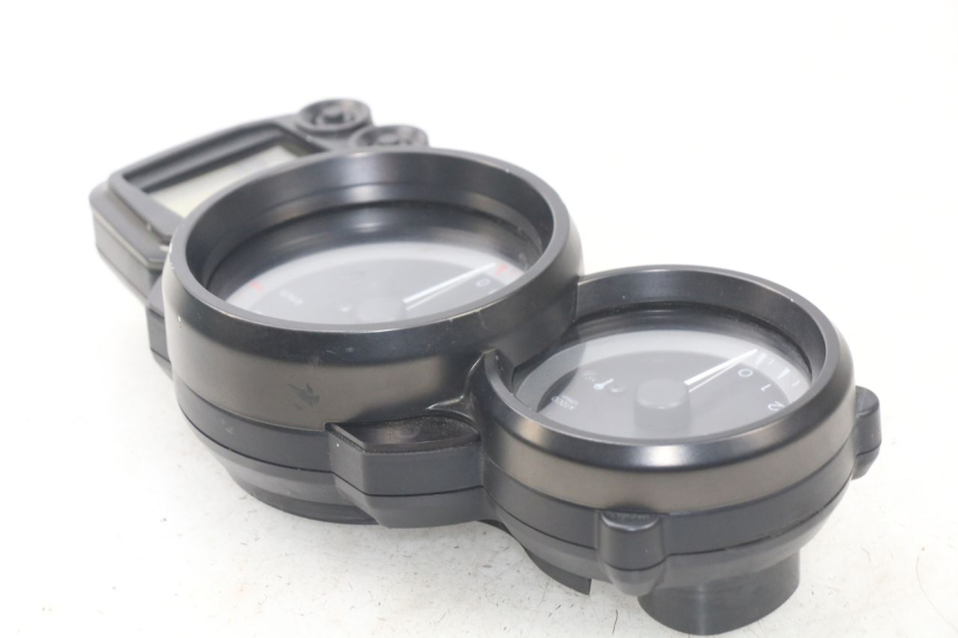 photo de TACHOMETER YAMAHA FJR ABS 1300 (2006 - 2012) - Oberflächenzustand und Material