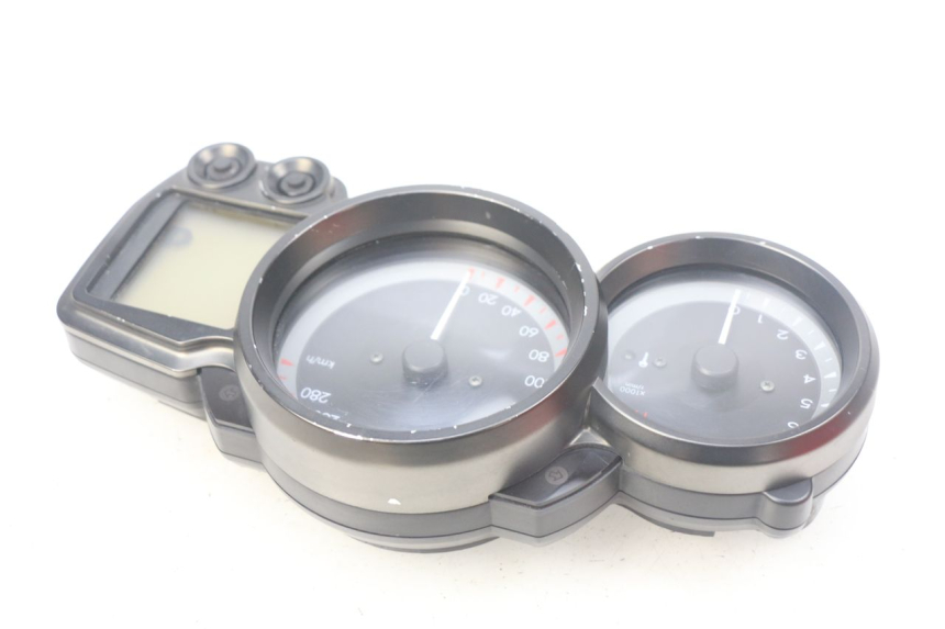 photo de TACHOMETER YAMAHA FJR ABS 1300 (2006 - 2012) - Oberflächenzustand und Material