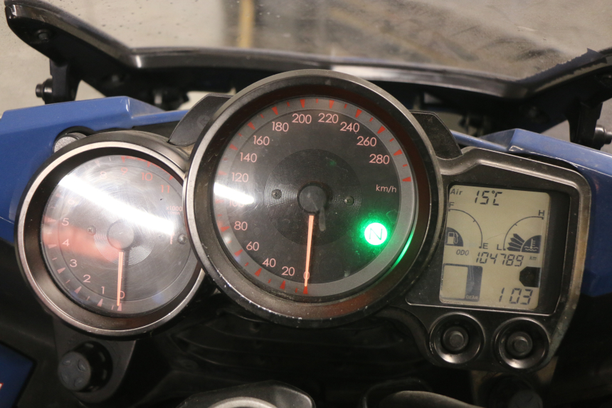 photo de TACHOMETER YAMAHA FJR ABS 1300 (2006 - 2012) - Hochauflösende Nahaufnahme