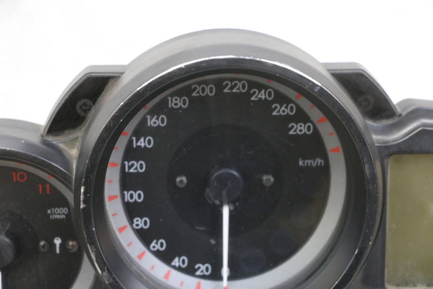 photo de TACHOMETER YAMAHA FJR ABS 1300 (2006 - 2012) - Hochauflösende Nahaufnahme