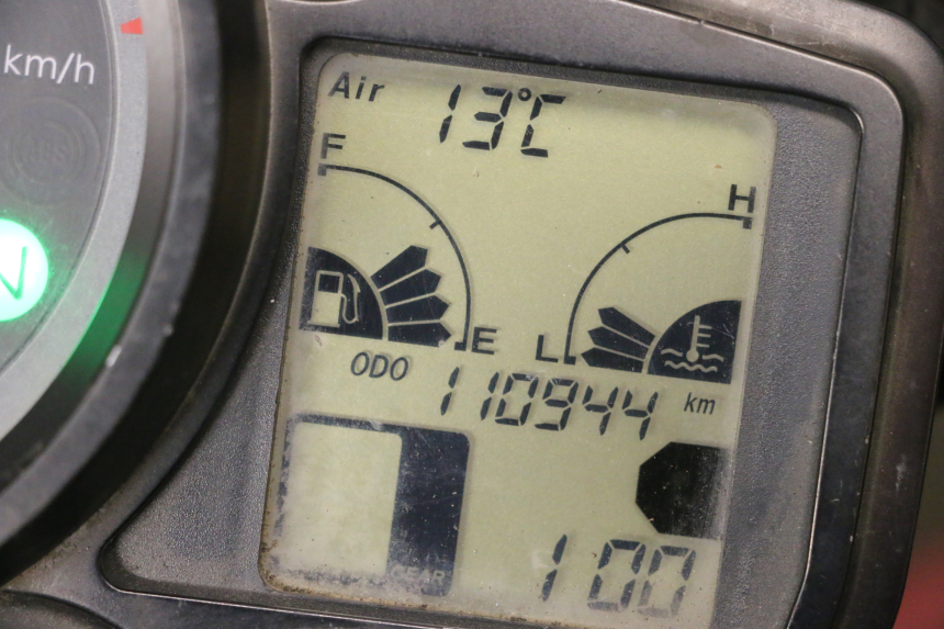 photo de TACHOMETER YAMAHA FJR ABS 1300 (2006 - 2012) - Fokus auf die Struktur