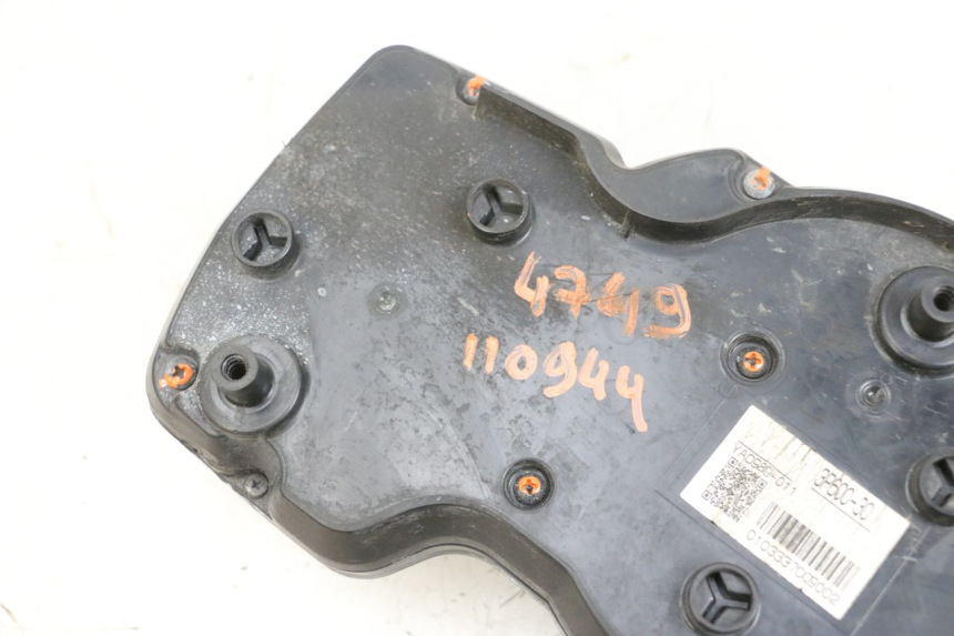 photo de TACHOMETER YAMAHA FJR ABS 1300 (2006 - 2012) - Oberflächenzustand und Material