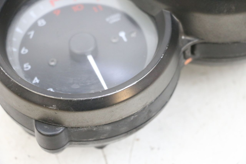 photo de TACHOMETER YAMAHA FJR ABS 1300 (2006 - 2012) - Technische Nahaufnahme