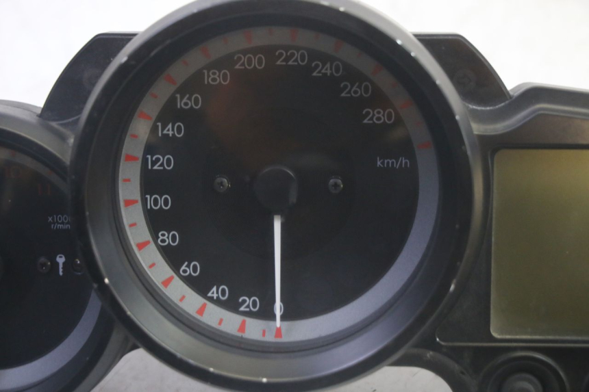photo de TACHOMETER YAMAHA FJR ABS 1300 (2006 - 2012) - Technische Nahaufnahme
