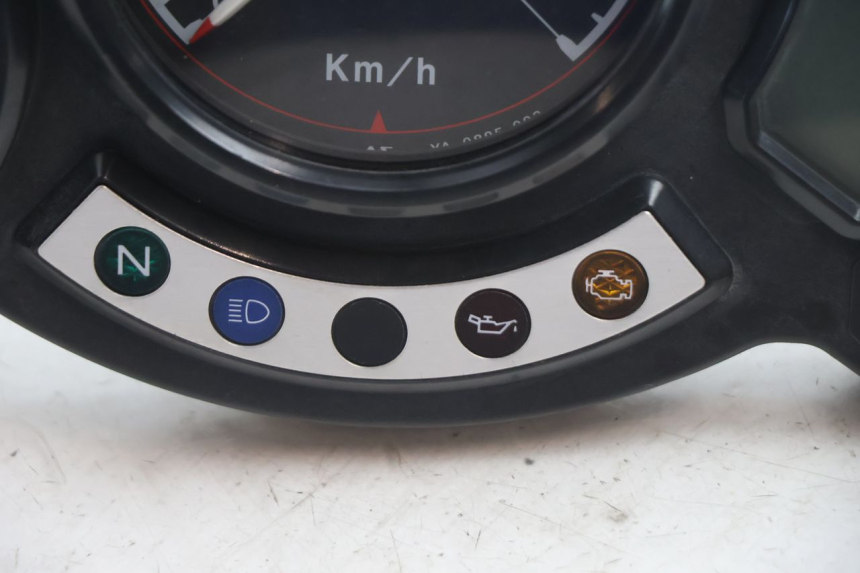 photo de TACHOMETER  YAMAHA FJR 1300 (2001 - 2005) - Alternative Perspektive