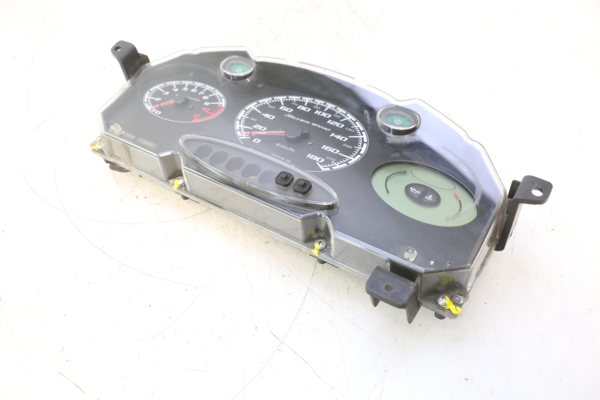 photo de TACHOMETER  HONDA FJS SILVER WING SILVERWING 400 (2005 - 2008) - Fokus auf die Struktur