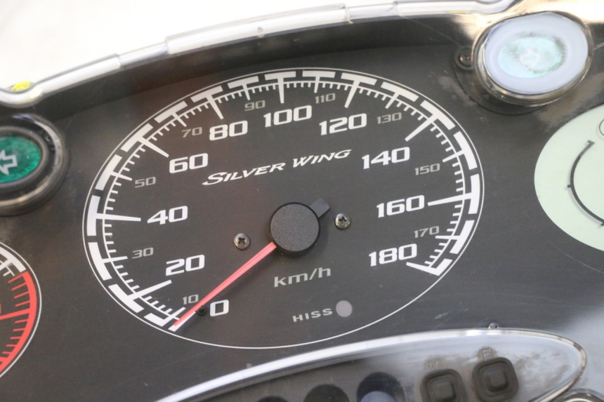 photo de TACHOMETER  HONDA FJS SILVER WING SILVERWING 400 (2005 - 2008) - Technische Nahaufnahme