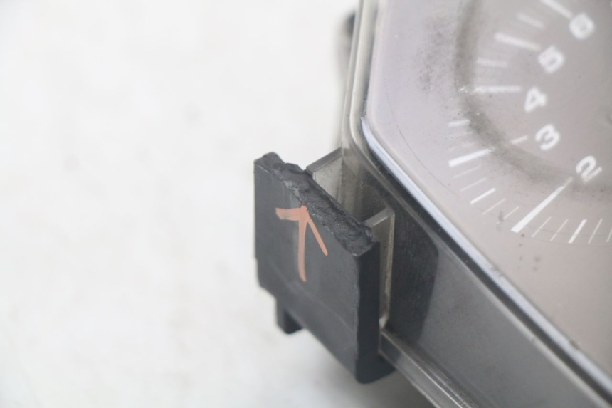 photo de TACHOMETER  HONDA FJS SILVERWING SILVER WING 600 (2001 - 2010) - Details der Befestigungspunkte