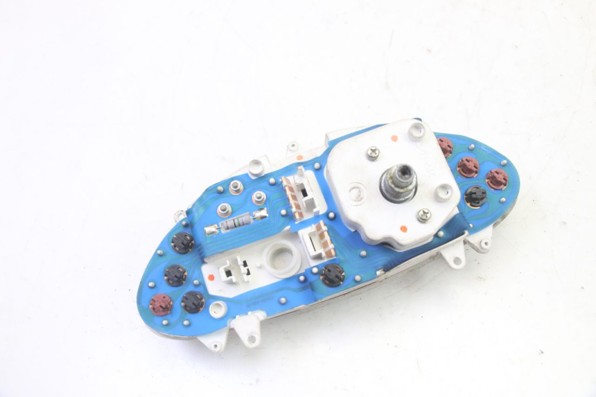 photo de TACHOMETER PIAGGIO FLY 2T 50 (2004 - 2017) - Oberflächenzustand und Material