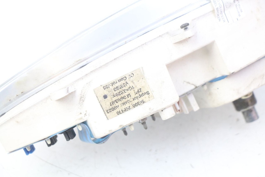 photo de TACHOMETER  PIAGGIO FLY 100 (2006 - 2010) - Details der Befestigungspunkte