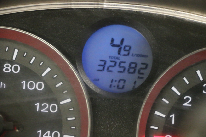 photo de TACHOMETER  HONDA FORZA ABS 300 (2013 - 2017) - Zoom auf Gebrauchszustand