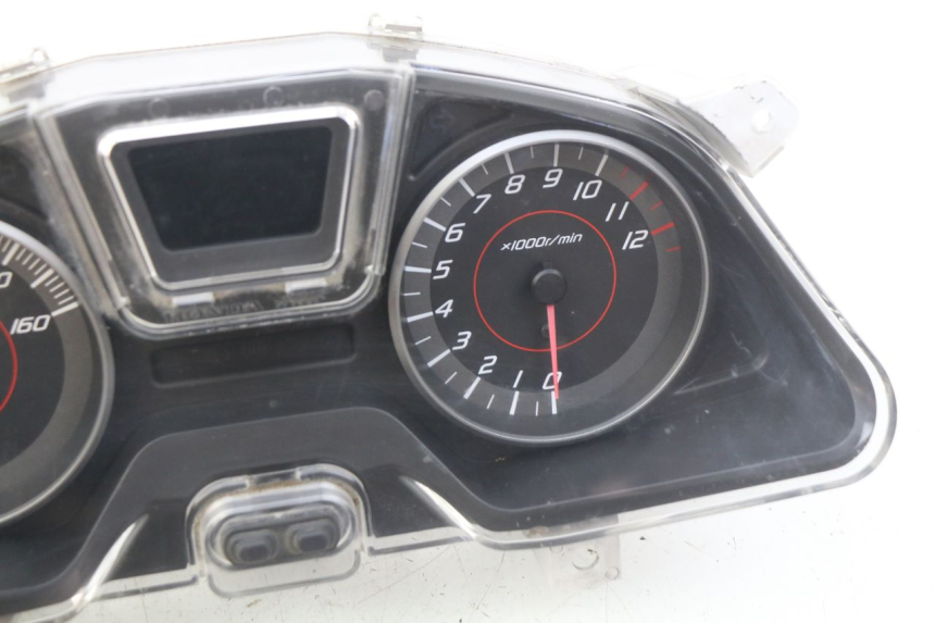 photo de TACHOMETER HONDA FORZA 125 (2015 - 2016) - Hochauflösende Nahaufnahme