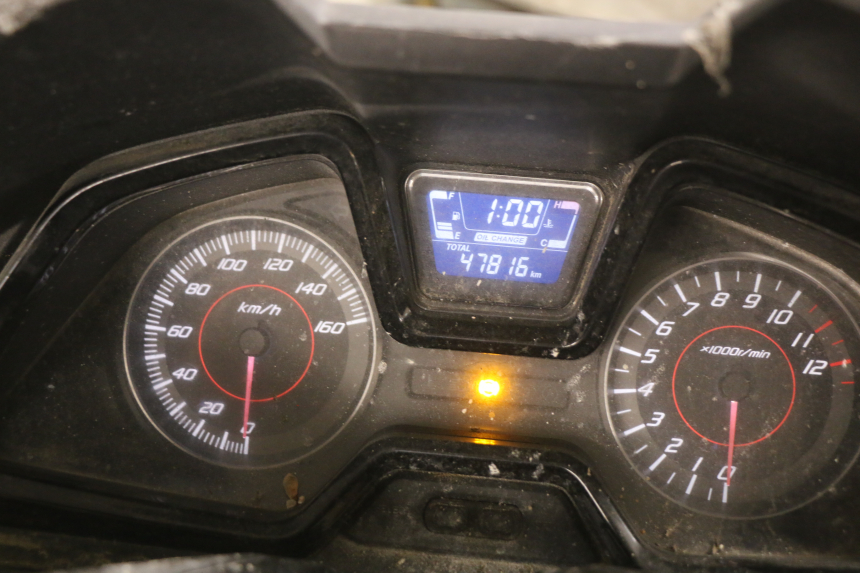 photo de TACHOMETER HONDA FORZA 125 (2015 - 2016) - Fokus auf die Struktur