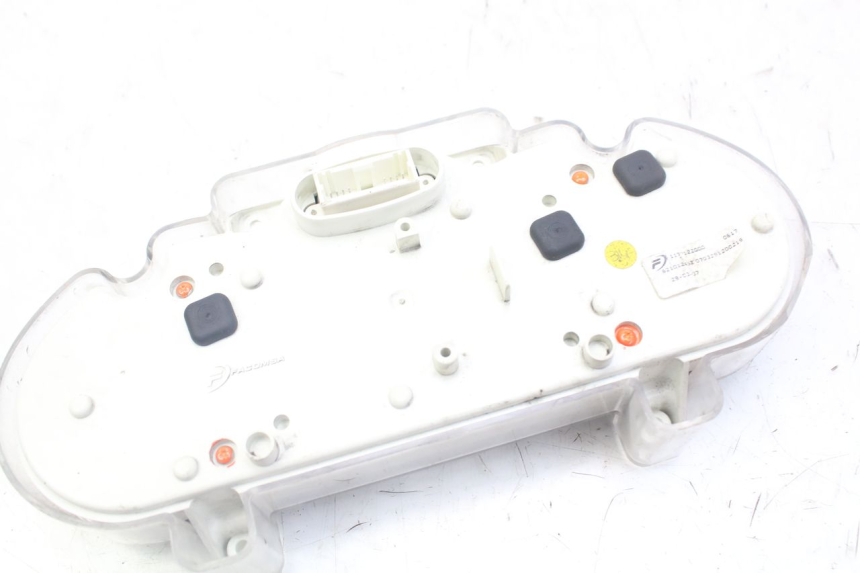 photo de TACHOMETER  PEUGEOT GEOPOLIS RS 125 (2007 - 2009) - Details der Befestigungspunkte