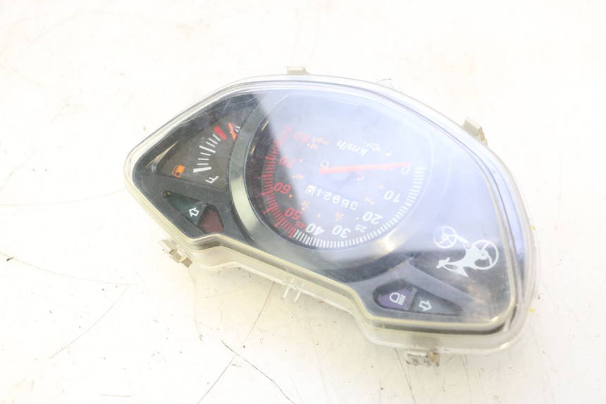 photo de TACHOMETER  VASTRO GP 2T 50 (2013 - 2017) - Details der Befestigungspunkte