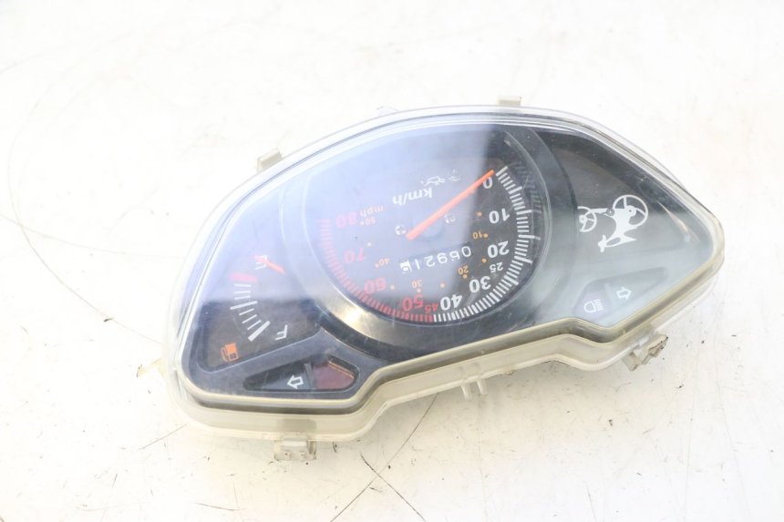 photo de TACHOMETER  VASTRO GP 2T 50 (2013 - 2017) - Oberflächenzustand und Material