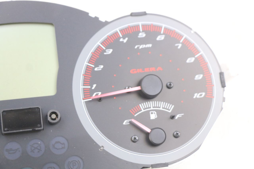 photo de TACHOMETER GILERA GP 800 (2007 - 2013) - Zoom auf Komponenten