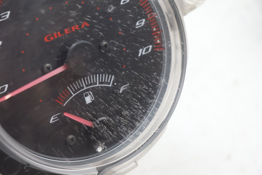 photo de TACHOMETER GILERA GP 800 (2007 - 2013) - Oberflächenzustand und Material