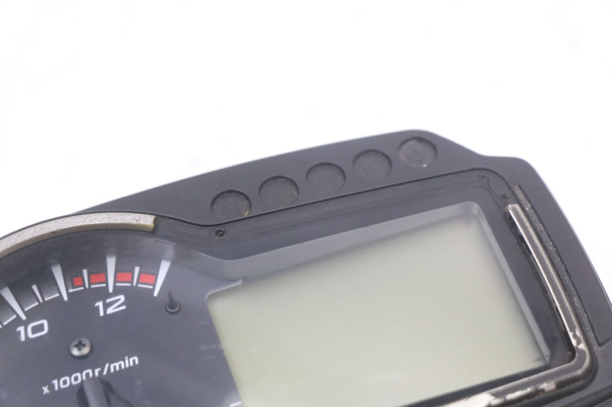 photo de TACHOMETER  SUZUKI GSR 750 (2011 - 2017) - Technische Nahaufnahme
