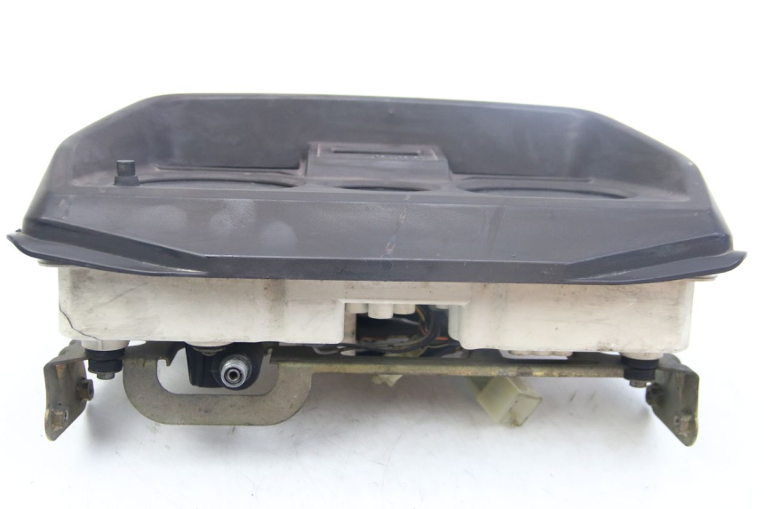 photo de TACHOMETER SUZUKI GSX-F GSX  F 1100 (1988 - 1994) - Technische Nahaufnahme