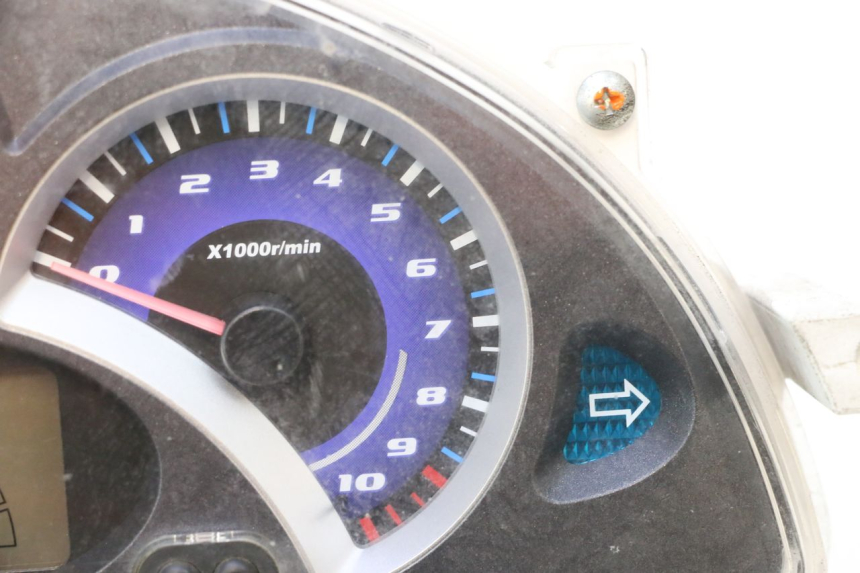 photo de TACHOMETER  SYM GTS EVO 125 (2009 - 2013) - Technische Nahaufnahme
