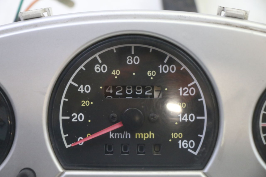 photo de TACHOMETER  DAELIM HISTORY 125 (2001 - 2002) - Zoom auf Gebrauchszustand