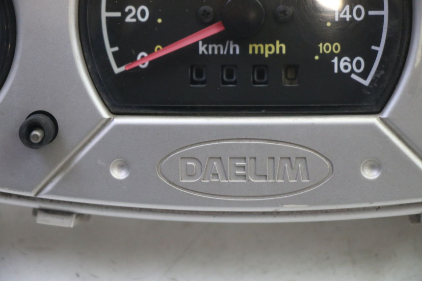photo de TACHOMETER  DAELIM HISTORY 125 (2001 - 2002) - Technische Nahaufnahme