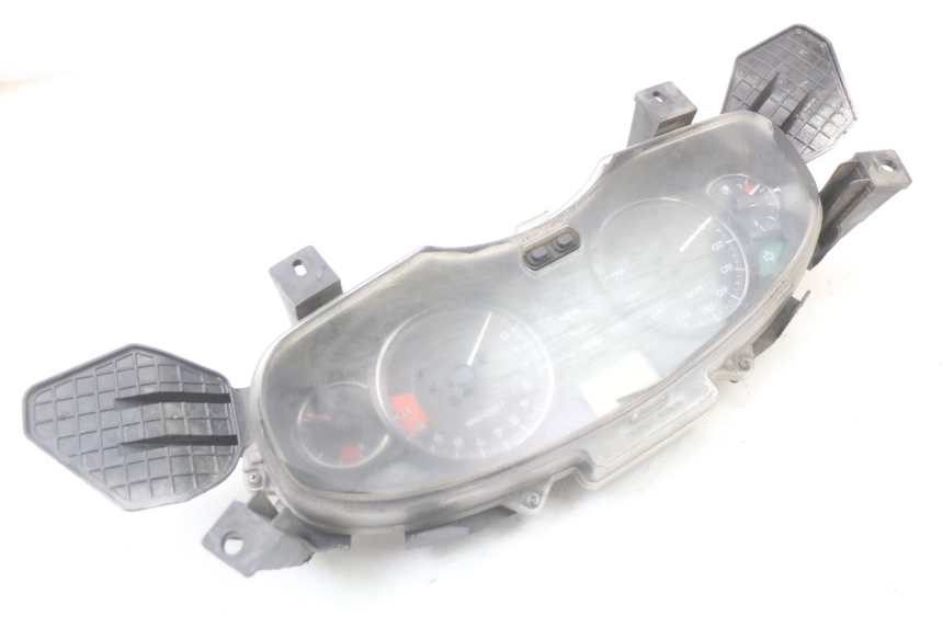 photo de TACHOMETER  HONDA FES S-WING SWING 125 (2007 - 2015) - Details der Befestigungspunkte