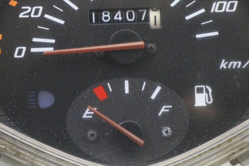 photo de TACHOMETER HONDA SCV LEAD 100 (2003 - 2007) - Zoom auf Gebrauchszustand