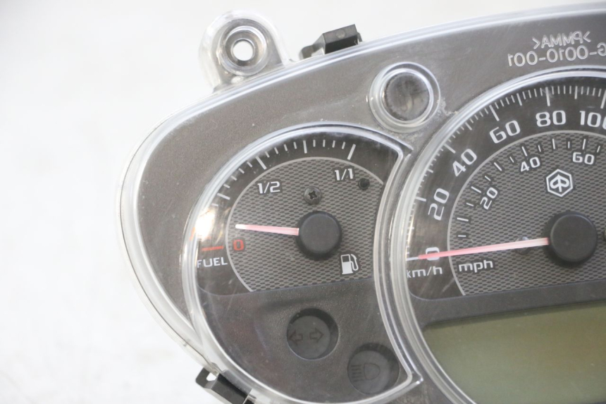 photo de TACHOMETER  PIAGGIO IE MP3 YOURBAN 300 (2011 - 2016) - Hochauflösende Nahaufnahme
