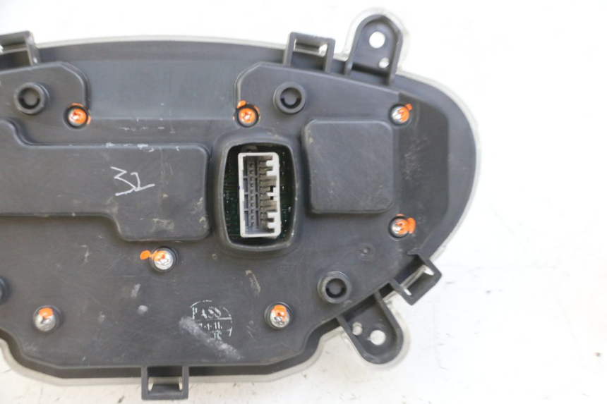 photo de TACHOMETER  PIAGGIO IE MP3 YOURBAN 300 (2011 - 2016) - Gesamtansicht des Produkts