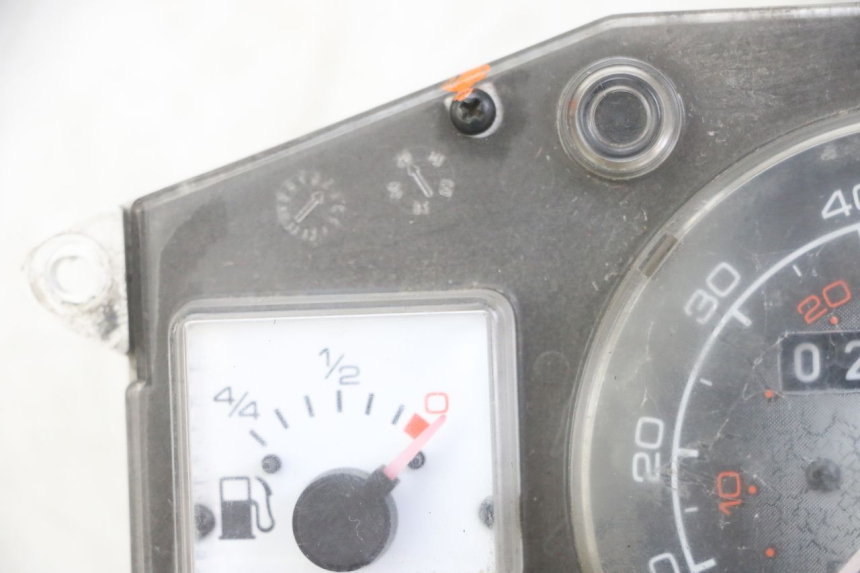photo de TACHOMETER  PEUGEOT JET FORCE CARBU 50 (2003 - 2016) - Fokus auf die Struktur