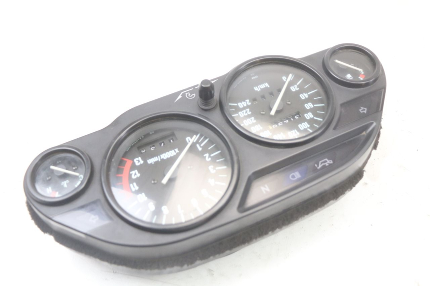photo de TACHOMETER  KAWASAKI GTR 1000 (1994 - 2004) - Details der Befestigungspunkte