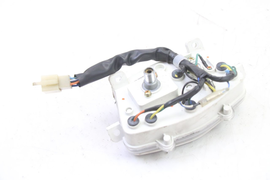 photo de TACHOMETER PEUGEOT KISBEE 2T 50 (2010 - 2017) - Oberflächenzustand und Material