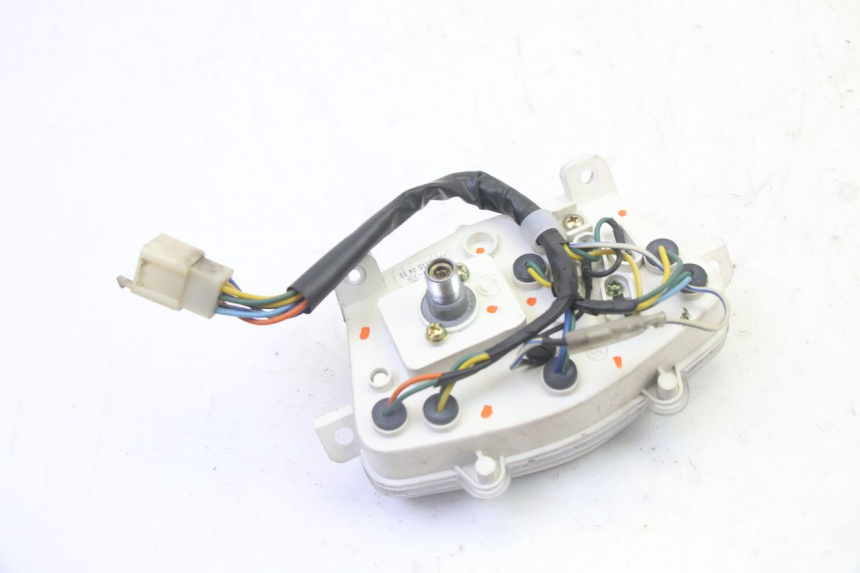 photo de TACHOMETER PEUGEOT KISBEE 2T 50 (2010 - 2017) - Oberflächenzustand und Material