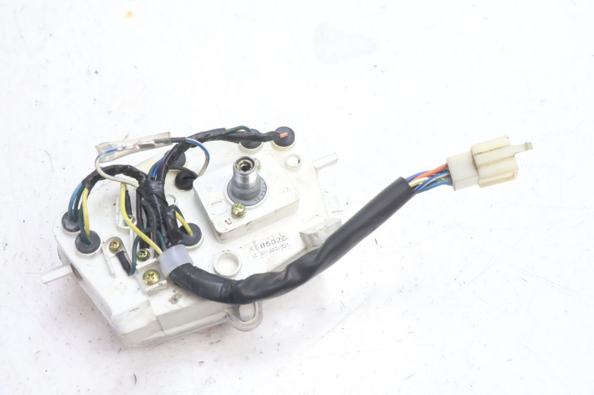 photo de TACHOMETER PEUGEOT KISBEE 2T 50 (2010 - 2017) - Details der Befestigungspunkte