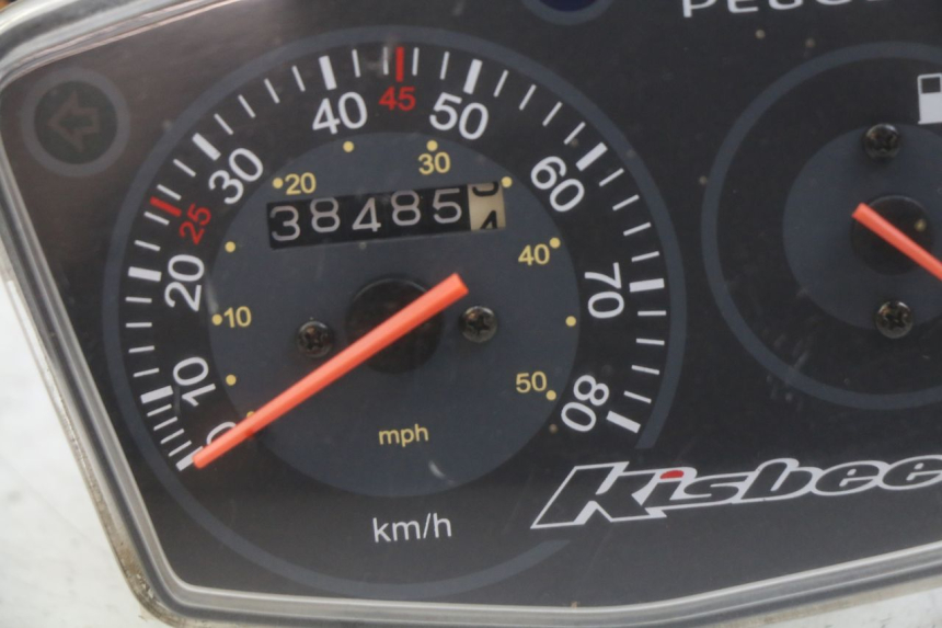 photo de TACHOMETER PEUGEOT KISBEE 4T 50 (2010 - 2017) - Oberflächenzustand und Material