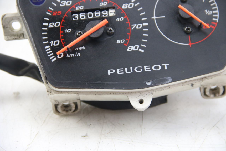 photo de TACHOMETER PEUGEOT KISBEE 4T 50 (2018 - 2022) - Alternative Perspektive