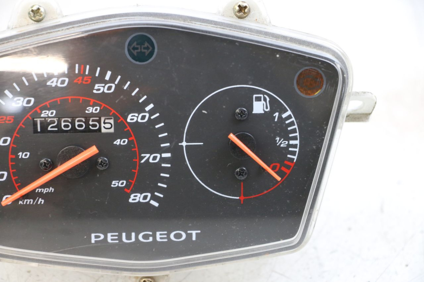photo de TACHOMETER PEUGEOT KISBEE 4T 50 (2018 - 2022) - Oberflächenzustand und Material