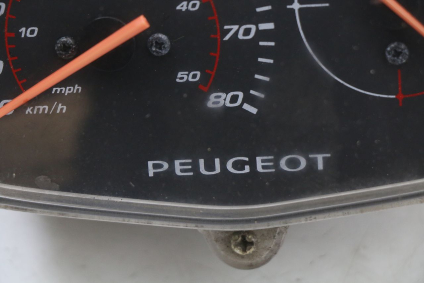 photo de TACHOMETER PEUGEOT KISBEE 4T 50 (2018 - 2022) - Zoom auf Gebrauchszustand