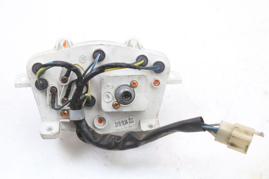 photo de TACHOMETER PEUGEOT KISBEE 4T 50 (2018 - 2022) - Oberflächenzustand und Material