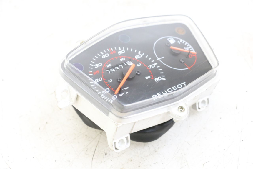 photo de TACHOMETER PEUGEOT KISBEE 4T 50 (2018 - 2022) - Details der Befestigungspunkte
