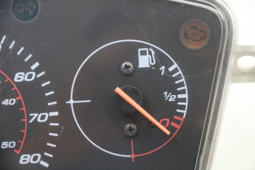 photo de TACHOMETER PEUGEOT KISBEE 4T 50 (2018 - 2022) - Zoom auf Gebrauchszustand