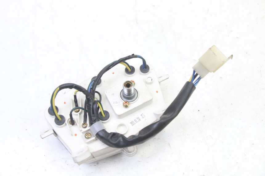 photo de TACHOMETER PEUGEOT KISBEE 4T 50 (2018 - 2022) - Details der Befestigungspunkte