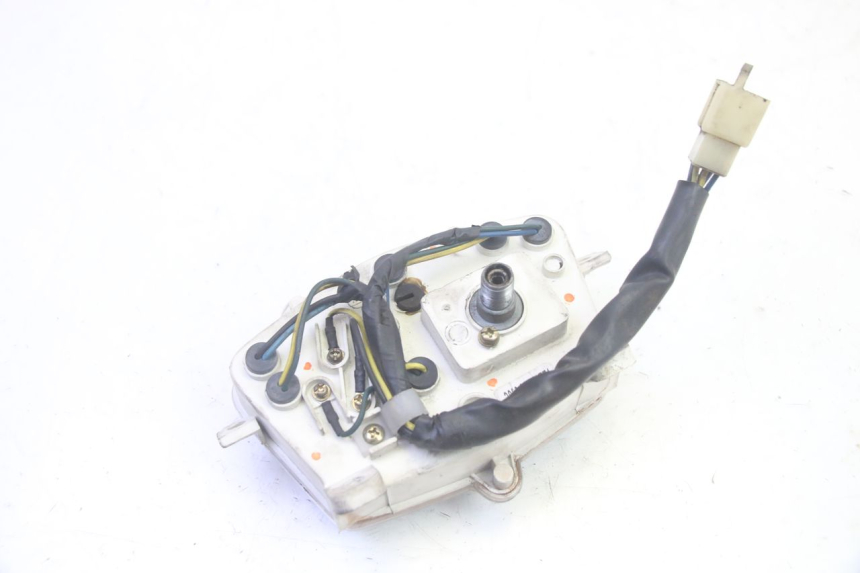 photo de TACHOMETER PEUGEOT KISBEE 4T 50 (2018 - 2022) - Details der Befestigungspunkte