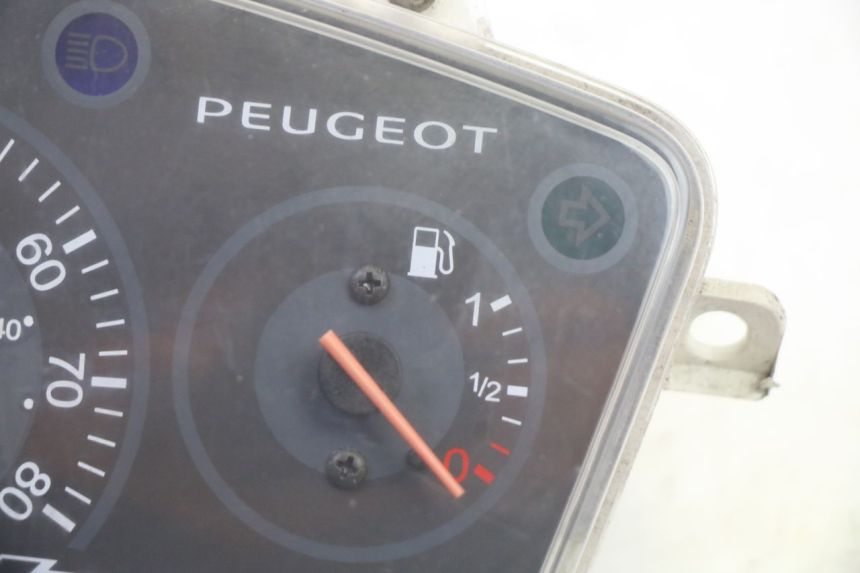 photo de TACHOMETER PEUGEOT KISBEE 4T 50 (2010 - 2017) - Zoom auf Gebrauchszustand